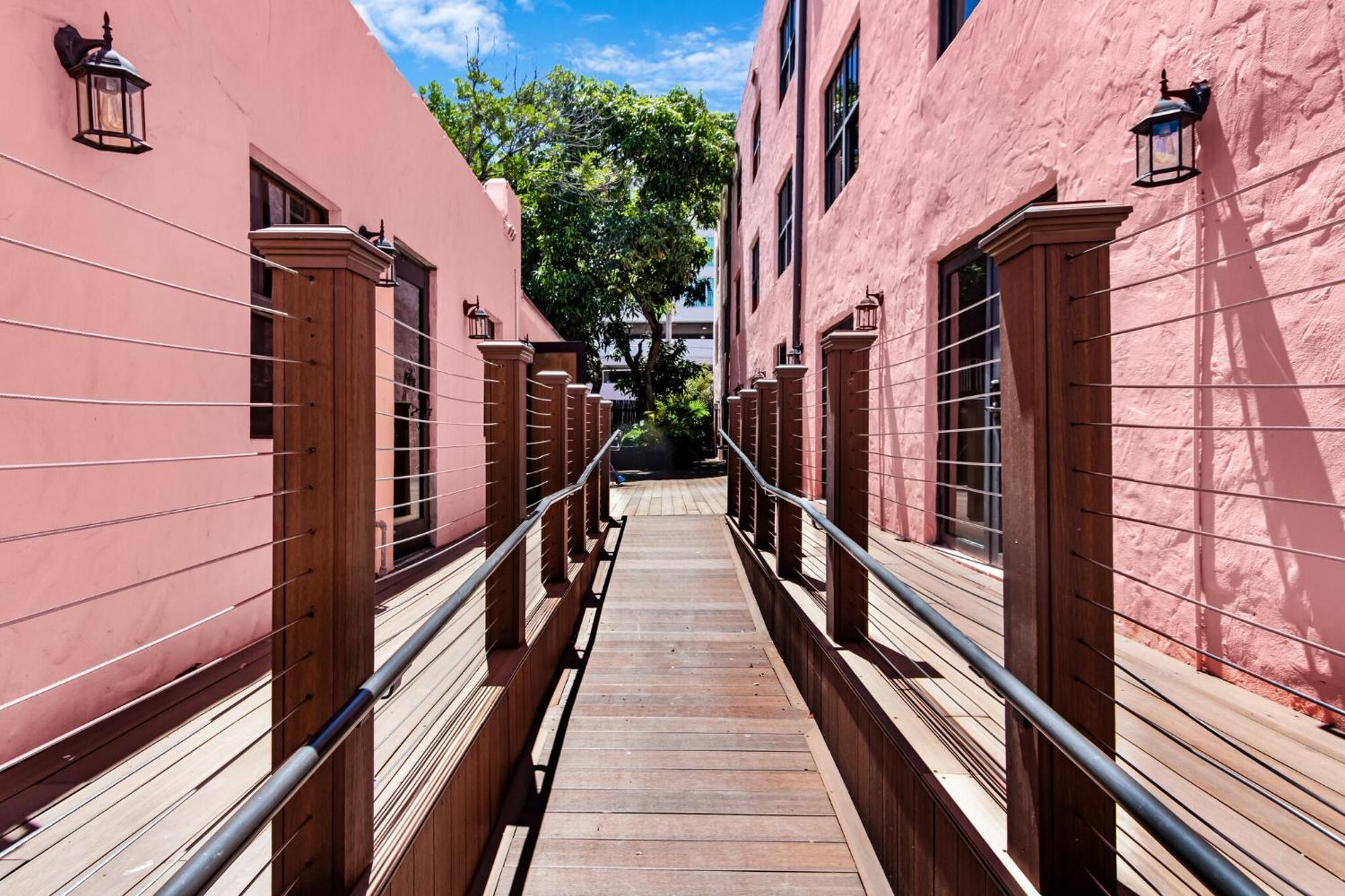 Roami At Tower Hotel - Calle Ocho Miami Luaran gambar
